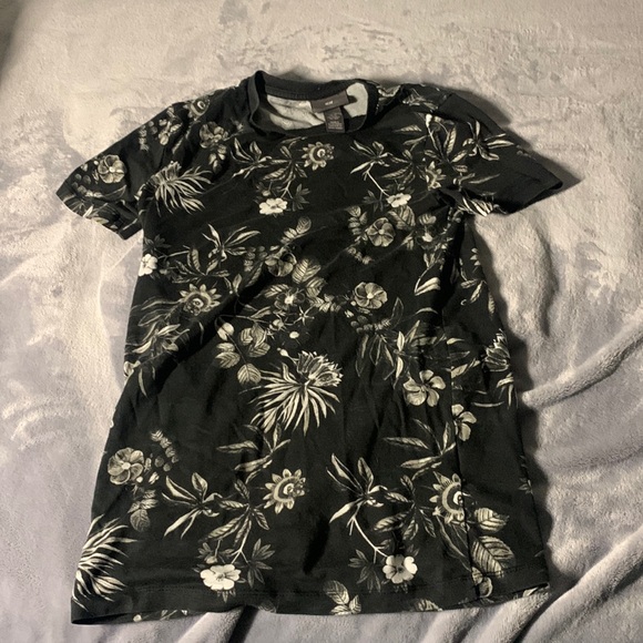 Other - H&M Black Floral Muscle Fit T-Shirt